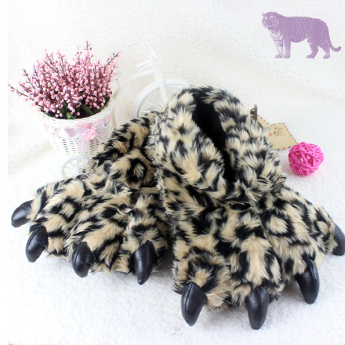Dormitory New Leopard Print Hand-Shaped Brush Slippers Cute Cartoon Slippers Cotton Slippers Wholesale and Retail
