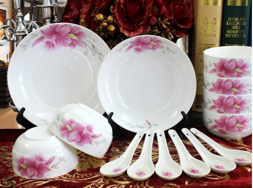 Ceramic Gift Box Six Bowls， Six Spoons， Two Plates
