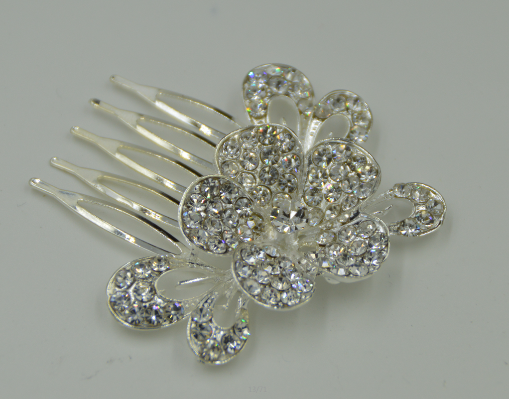 Korean bride hair headdress flowers red hair ornament Wedding White Rhinestone comb comb wholesale a