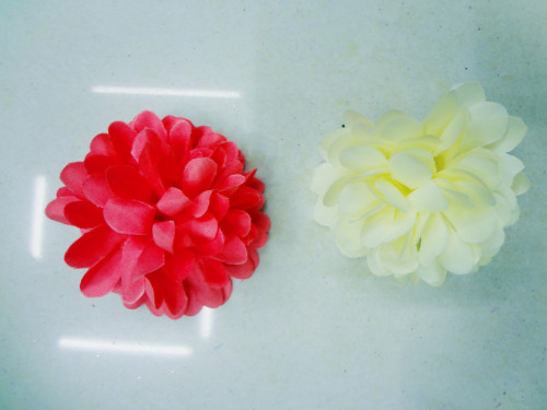 yiwu shaped flower small crepe chrysanthemum decorative flower is suitable for various decorative occasions to support sample customization