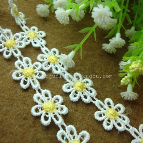 lace water-soluble embroidery polyester two-tone small flower exquisite product 1.7cm