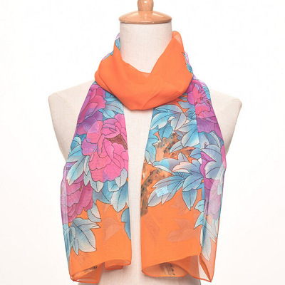 The long version of The silk scarf is a combination of suntan scarf and shawl.