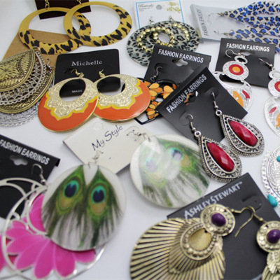 25 yuan a pound of exports to Europe and the United States exaggerated earrings wholesale 