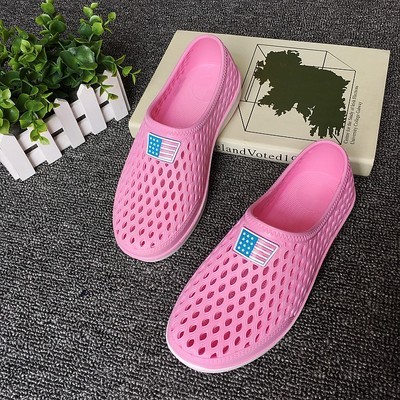 crocs for female