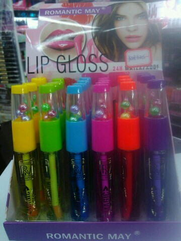 218 color changing lip gloss