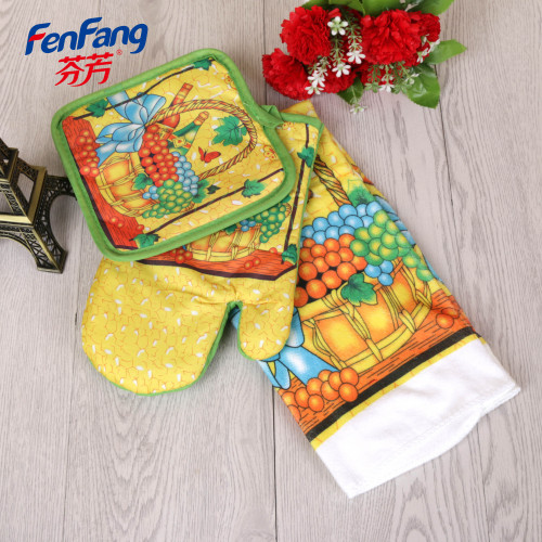 Factory Direct Sales New Thickened Printing Microwave Oven gloves + Mat + Towel Three-Piece Set