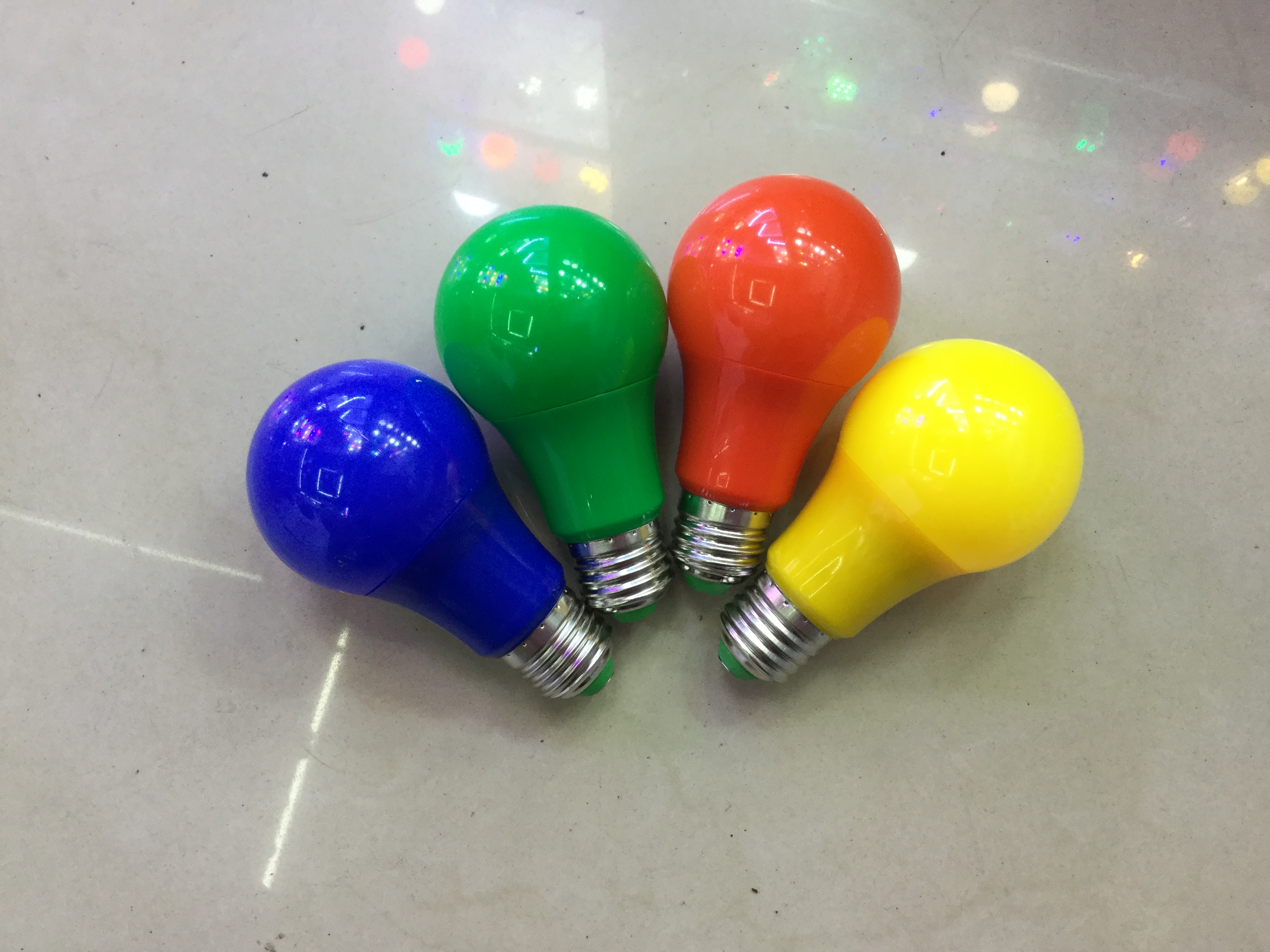 新款彩色塑包铝灯泡5w?7?w_天龙电器_义乌购