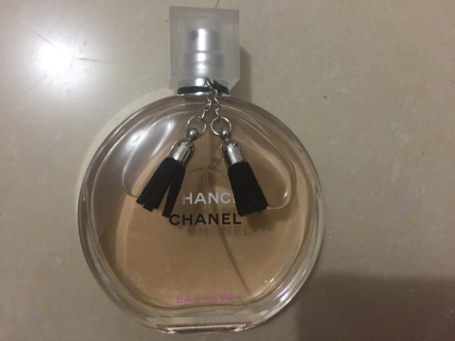 perfume bottle and other decorative pendants. korean velvet tassel fabric. it gives people a high-end feeling.
