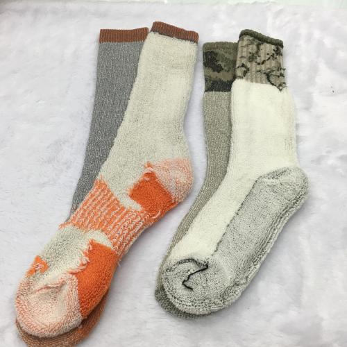 Stall Winter Warm Socks Men and Women Fleece-Lined Extra Thick Fluffy Loop Towel Socks Mid-Calf Socks Men and Women Socks Autumn and Winter