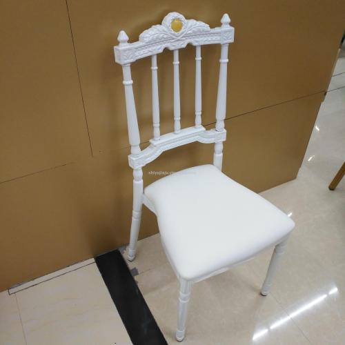 American Country Outdoor Wedding Castle Chair Castle Chair Crown Chair Wedding Metal Chivari Chair