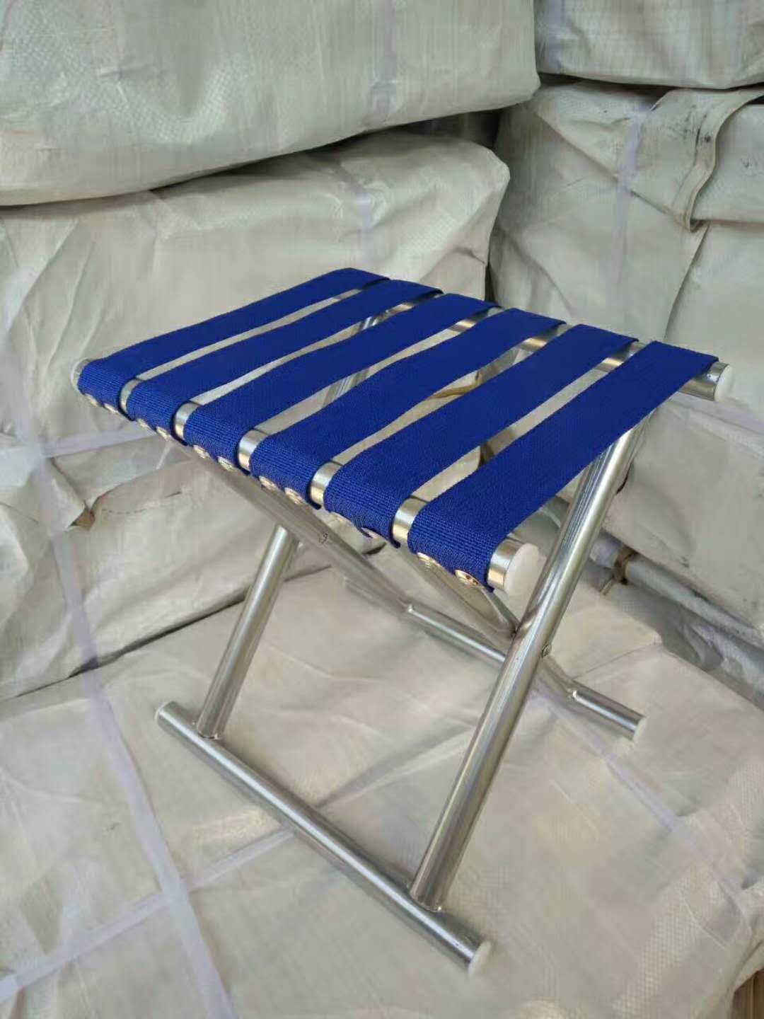 small outdoor folding chairs