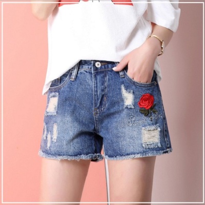 2018 high-waisted and wide-leg trousers for women's summer new jeans, rose embroidered hot pants, woolen edge shorts