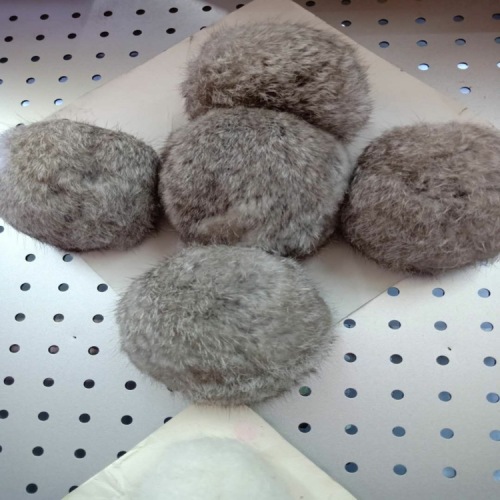 specializing in the production of rabbit fur fox fur ball mink raccoon fur ball scarf hat fur ball wholesale