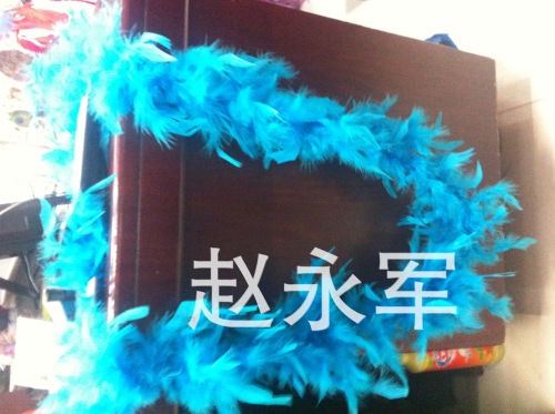 Factory Direct Sales Feather Strip Feather Fire Pieces Shredded Turkey Wool Tops Wedding Celebration Decoration Feather