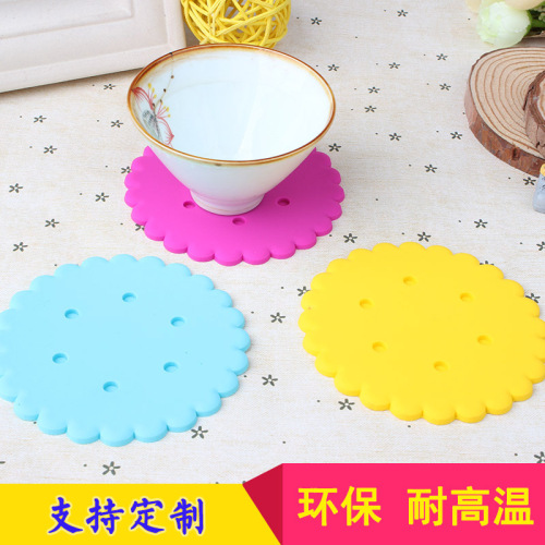 Yiwu Daily Coaster Soft Rubber round Thickened Silicone Insulation Pad Environmental Protection silicone Placemat Spot Wholesale Customization