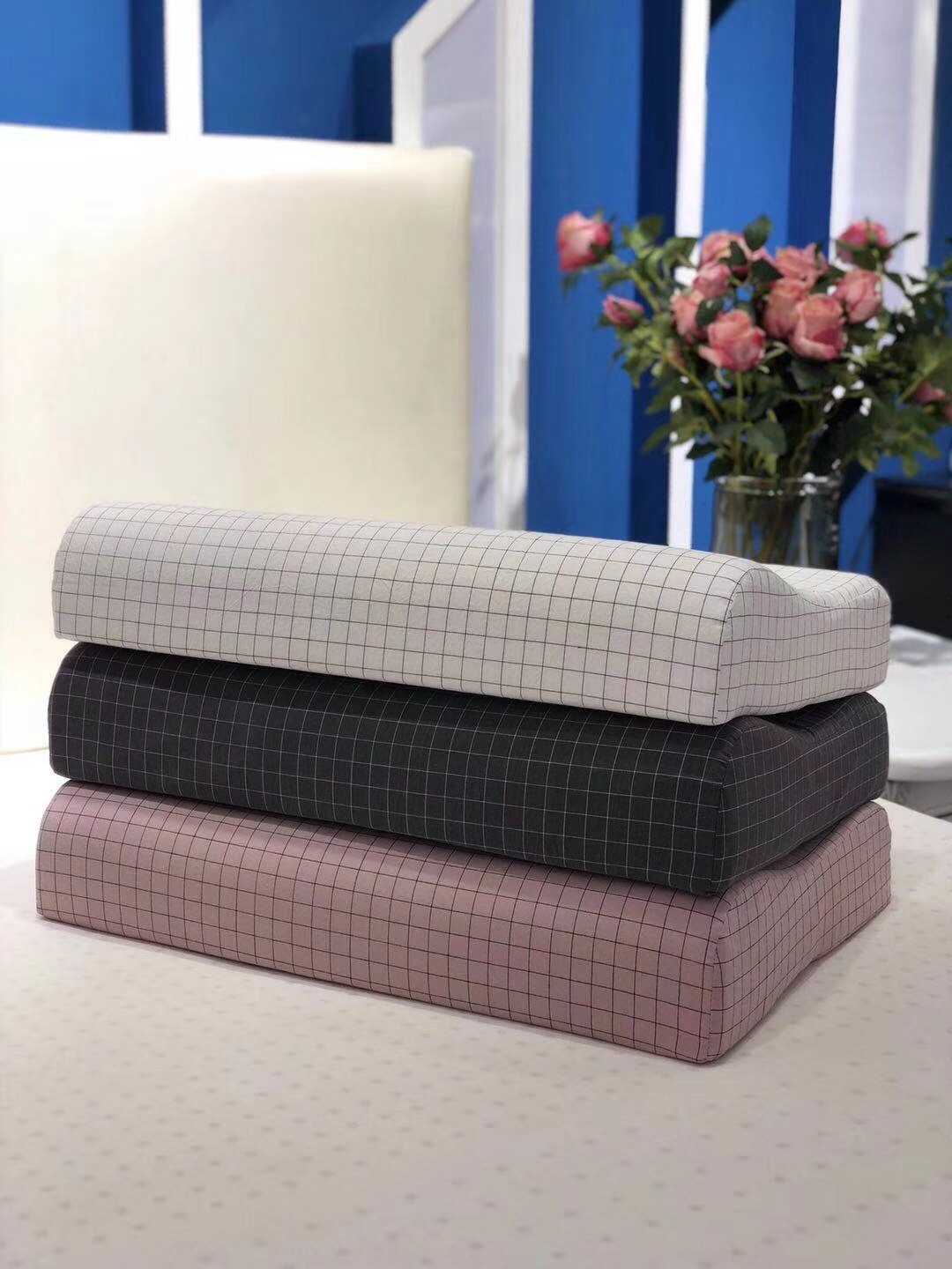 Washable cotton solid color latex pillow for cervical vertebra protection