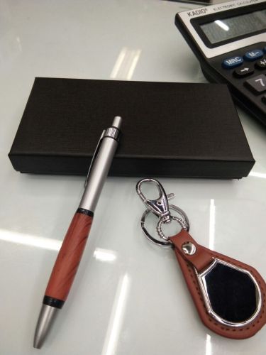 Business Gifts， Metal Pen， Keychain， Brown， Black
