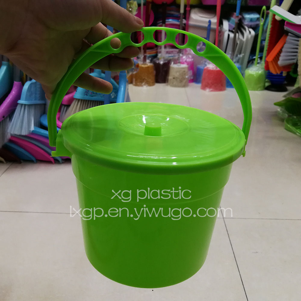 mini plastic buckets