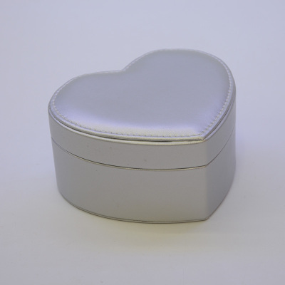 Factory direct sales of small double-layer heart-shaped jewelry box PU gift box jewelry box box spot