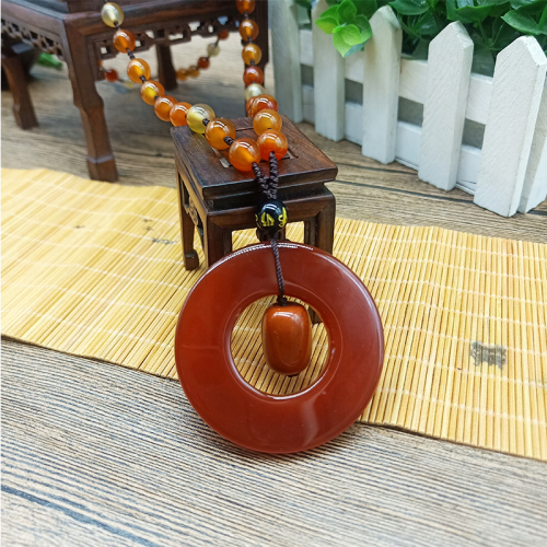 Natural Red Agate Pendant Chalcedony Safety Buckle Pendant Men‘s and Women‘s Jade Jewelry Pendant Jade Sweater Chain Wholesale