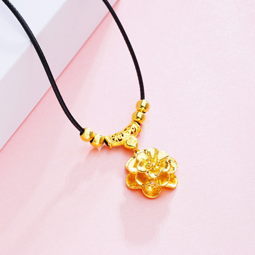 New Flower Pendant with Leather Rope Clavicle Necklace European Coins 18K Plated Gold Necklace Women‘s Imitation Alluvial Gold Jewelry Ornament 