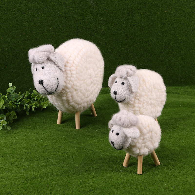 手工羊毛毡家居摆件 创意摄影道具工艺品 可爱小羊仔摆件厂家定制