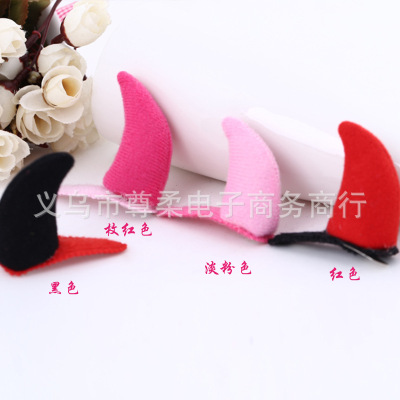 Customization of hair clips for children in Christmas decorations