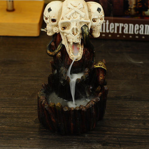 2019 Creative Gift Home Decoration Christmas Ghost Festival Spoof Skull Backflow Incense Burner Nordic Crafts Wholesale