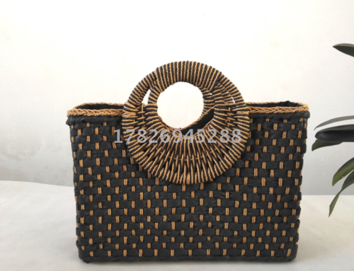 factory direct sales new hand-woven retro all-match leisure street shooting travel straw bag