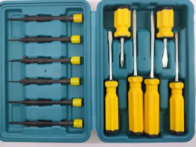 Multi-purpose screwdriver for hardware tool set