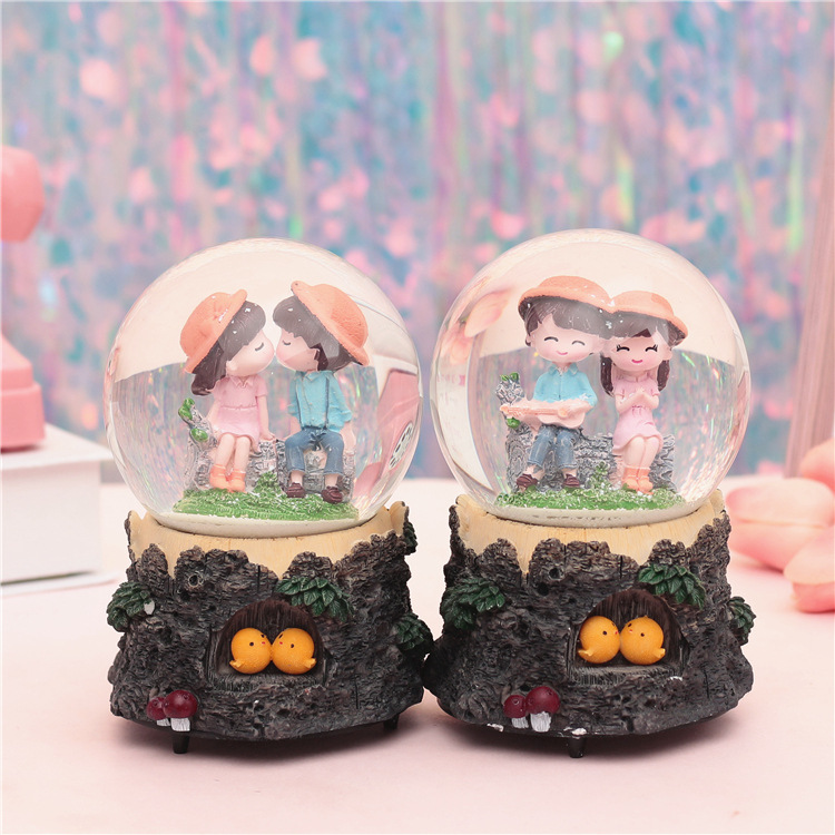 Buy Floweraura Dreamy Cute Couple Snowglobe Showpiece Figurine Valentine's  Gift for Girlfriend, Boyfriend, Husband/Wife, Girls & Boys Online at Low  Prices in India - Amazon.in