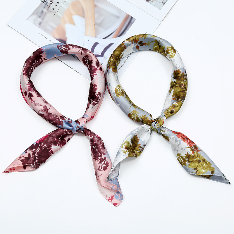 The wholesale of small silk scarves and scarves of new autum...