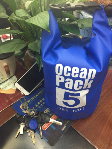 5L Waterproof Bucket Bag Outdoor Waterproof Bag Wet and Dry Separation Swimming Storage Bag Beach Backpack Drifting Bag Free Drawstring Bag