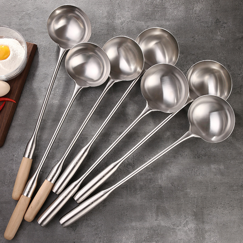 厂家不锈钢 木柄厨师铲勺 酒店饭店大勺长柄大号厨师专用厨房用品