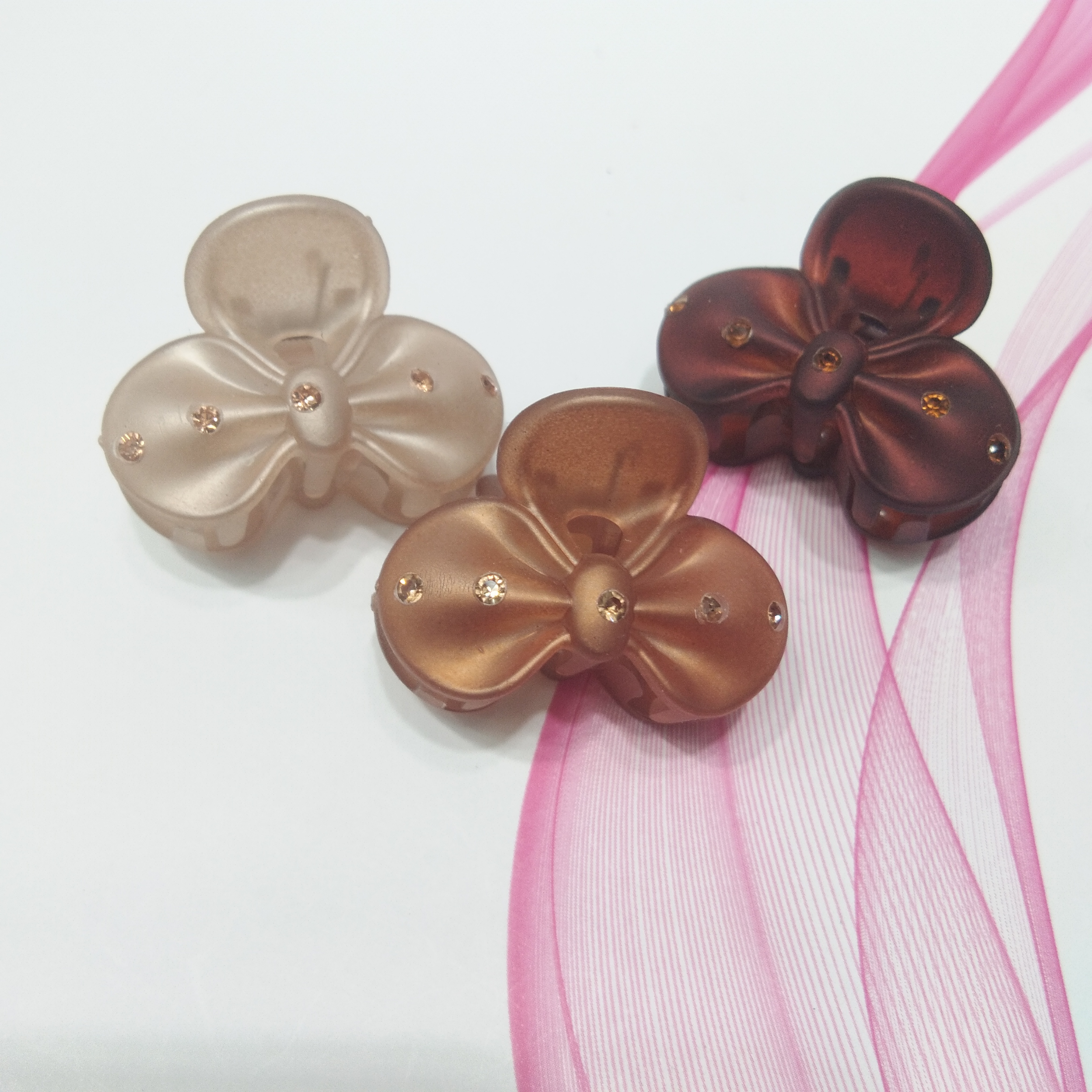 新款水晶钻彩色小爪夹环保材料不易断发夹头饰地摊货源_樱桃抓夹头饰