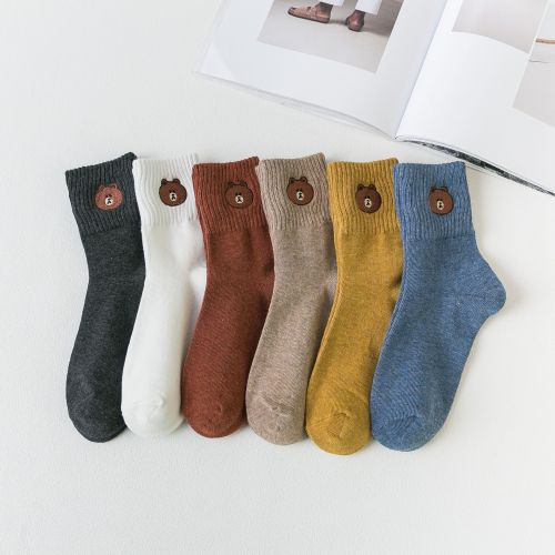 2019 autumn and winter 200 stitch women‘s mid-calf embroidered bear socks casual fashion cartoon cotton socks
