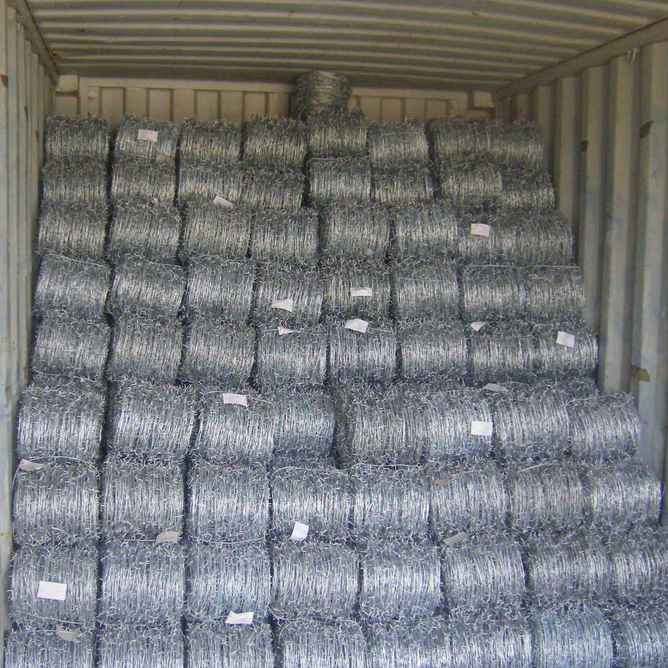 Factory direct selling wholesale galvanized barbed wire silver wire high quality isolation wire barb