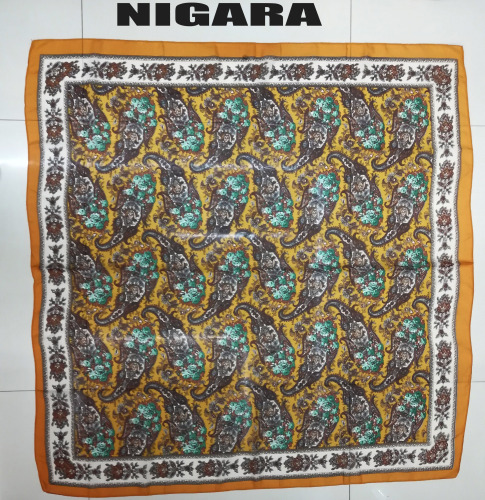 Nigara Square Scarf
