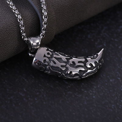 New pendant from Europe and America 2019 titanium steel hip hop necklace men 's sweater chain lovers stainless steel accessories douying sound the same