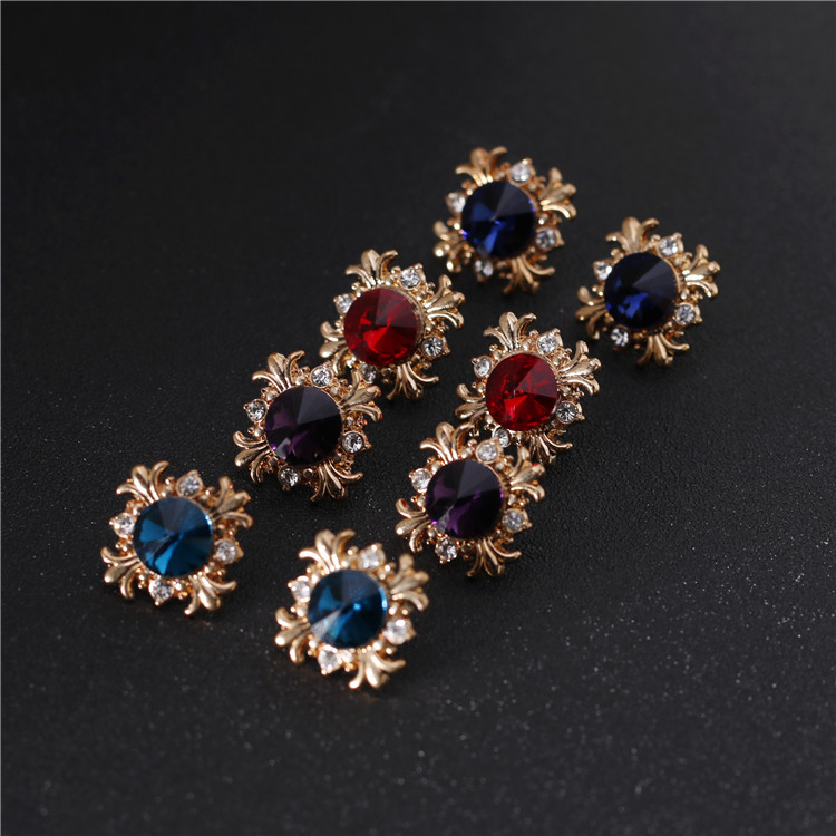 Individual crystal suit brooch simple water drill clover corsage for men's suit small collar bu