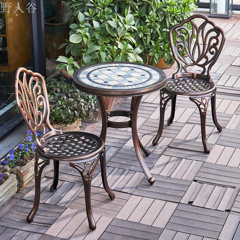 Small balcony table discount and chair set