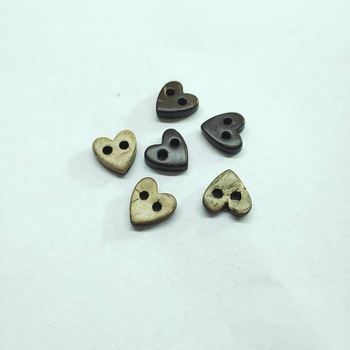 wholesale Heart Shape Natural 2 Holes Coconut Shell Buttons