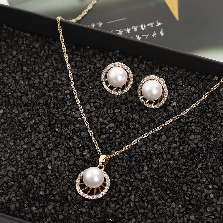 Fast selling hot new product European and American style ring with diamond bride Pearl Necklace Earring Jewelry Set two 