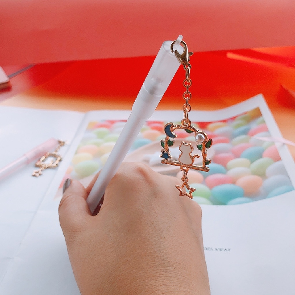 造物格创意守护猫咪吊坠笔少女心挂件中性笔学生文具批发