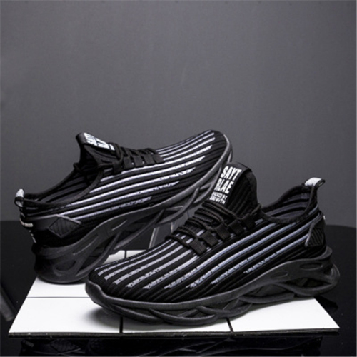One Piece Dropshipping Spring and Summer Flying Woven Coconut Shoes Trendy Korean Casual Sports Running Shoes Flying Woven Shoes Men