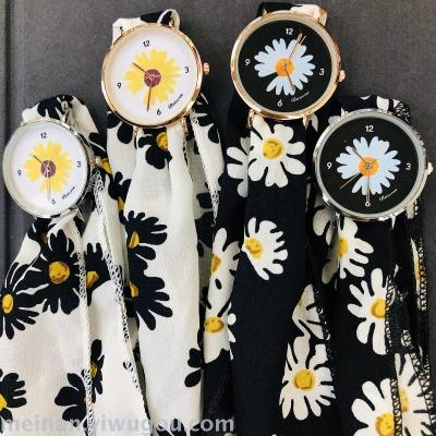 South Korean version of instagram wind hot selling small daisies with a variety of watches DG