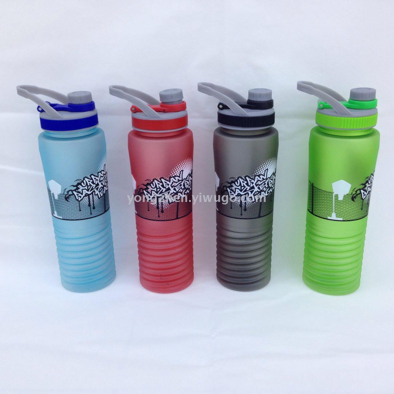 Supply New plastic sports cups are sold 