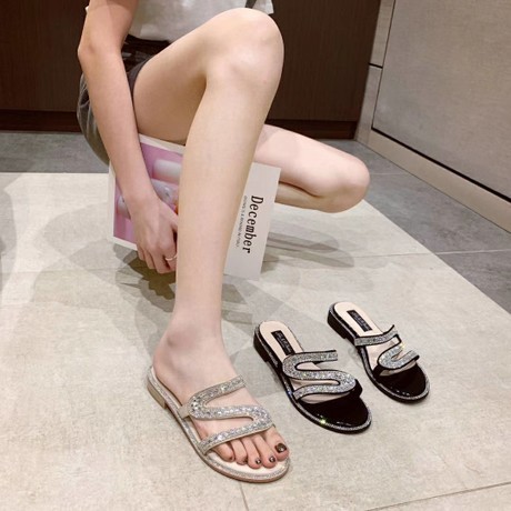 020 Summer New Diamond Sandals Women‘s Ins Trendy Flat wedge Internet Celebrity Flip-Flops Women‘s Outdoor Wear 