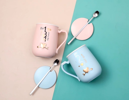 Cartoon couple‘s Cups Creative Household Water Cup Online Popular Ceramic Cup Gift Cup Teacup Water Cup Cover Cup 