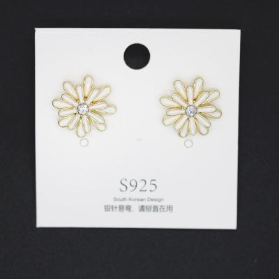 925 Silver Needle Summer New Small Daisy Earrings G-Dragon Same Style Ear Studs Earrings Temperament Wild Ear Jewelry